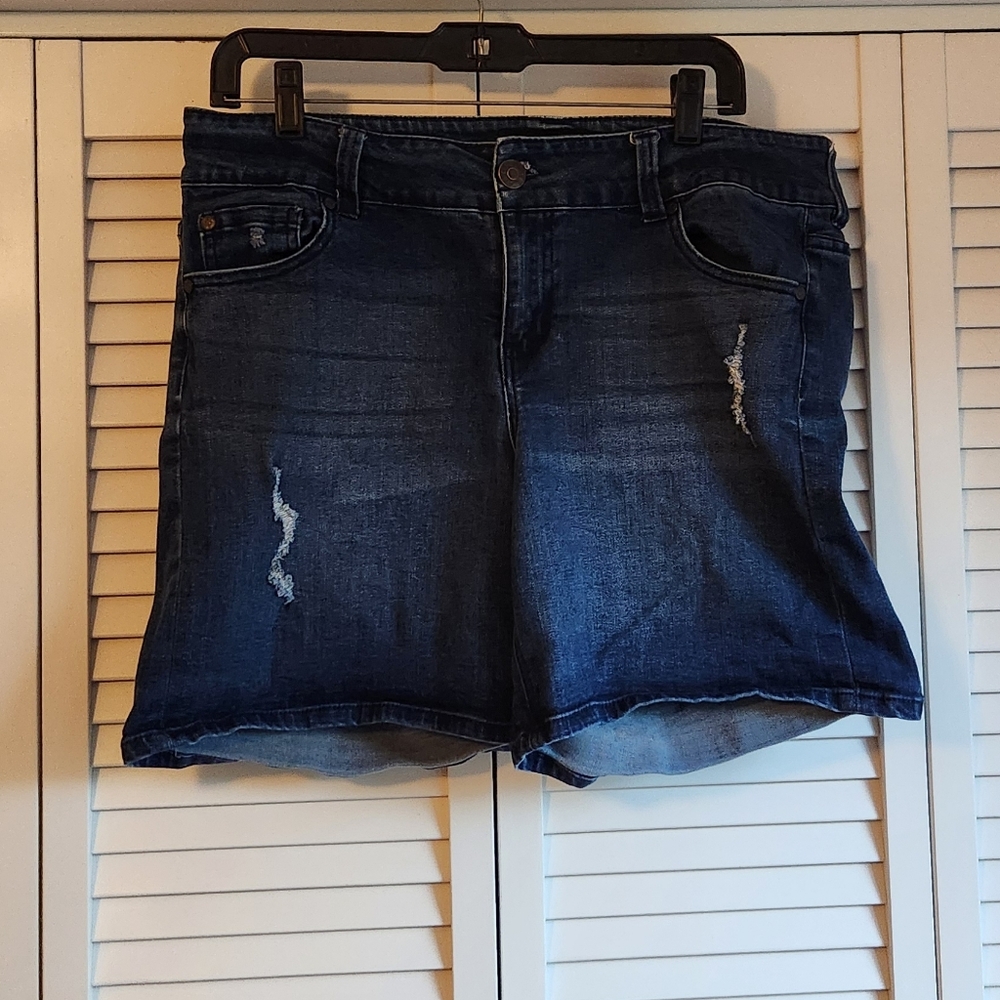 ☀️Celebrity Pink Dark Blue Jean Shorts